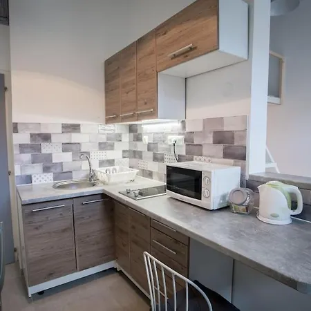 Cozy With Air Condition Freshly Renovated